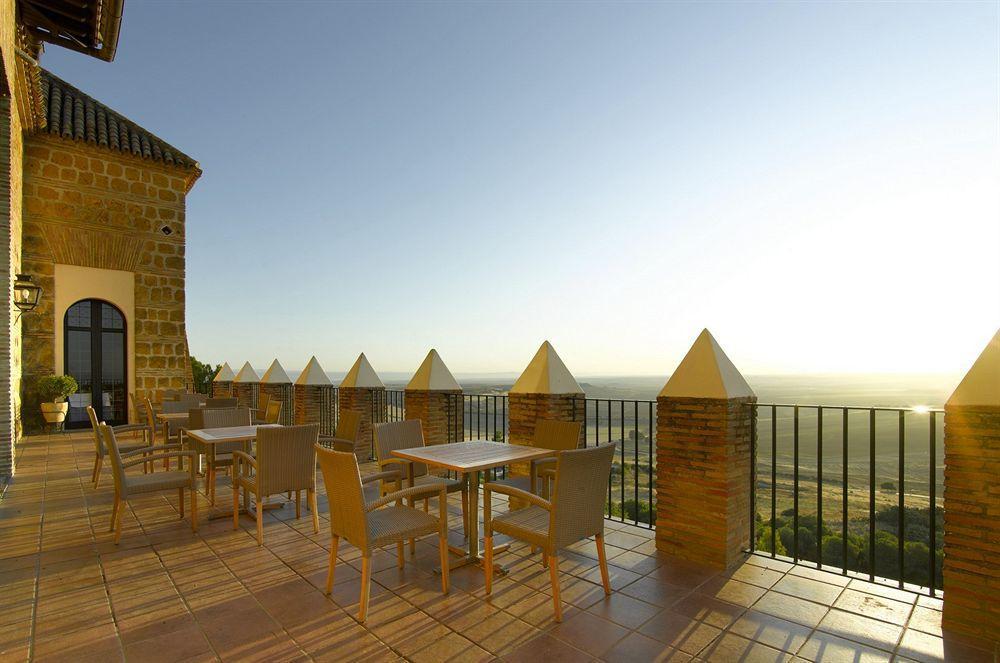 Parador De Carmona Exterior photo