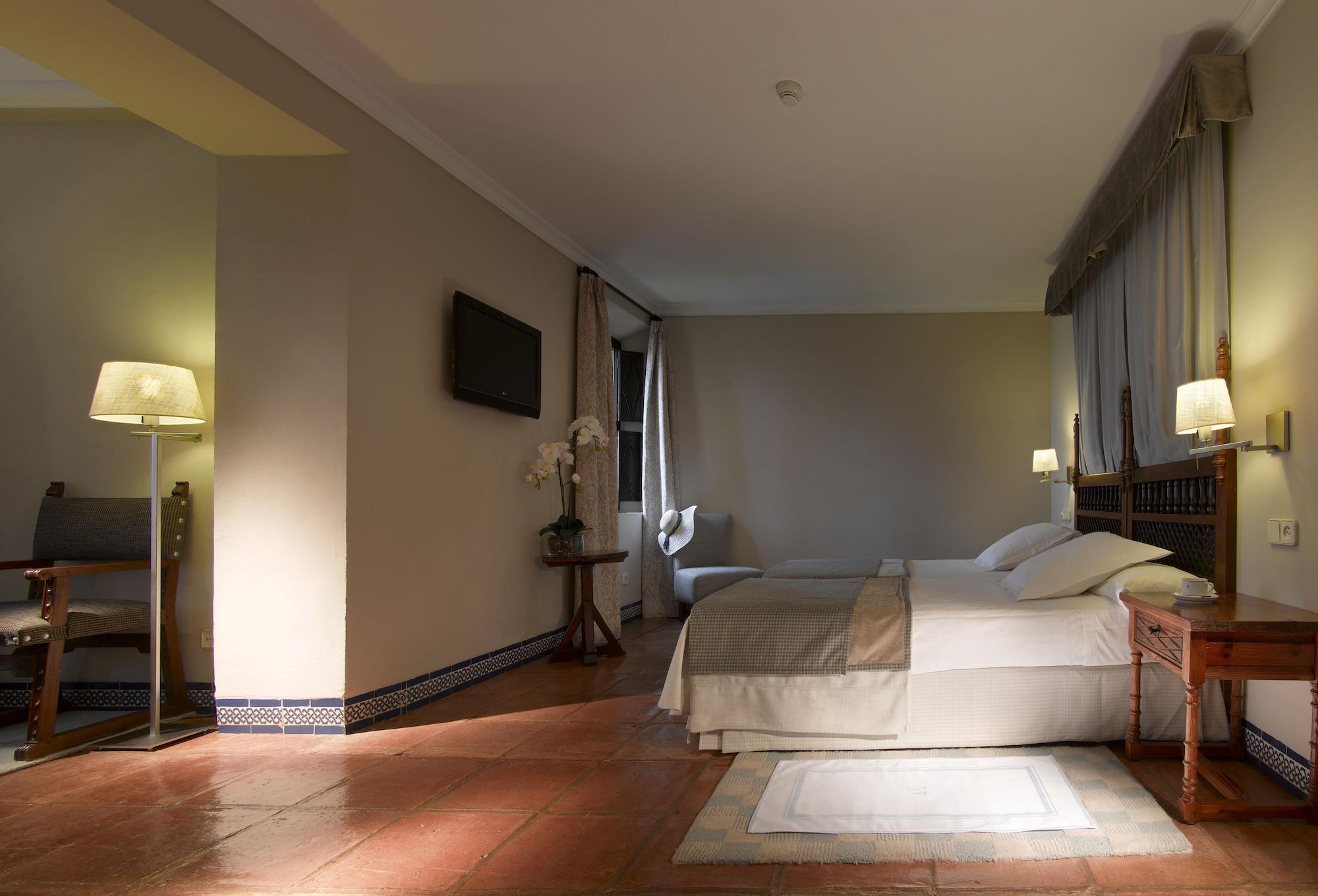 Parador De Carmona Exterior photo
