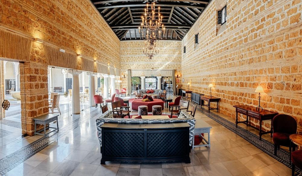 Parador De Carmona Exterior photo